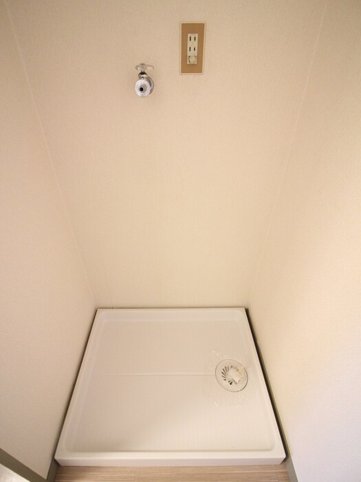 物件内観写真13　(洗濯機置場)