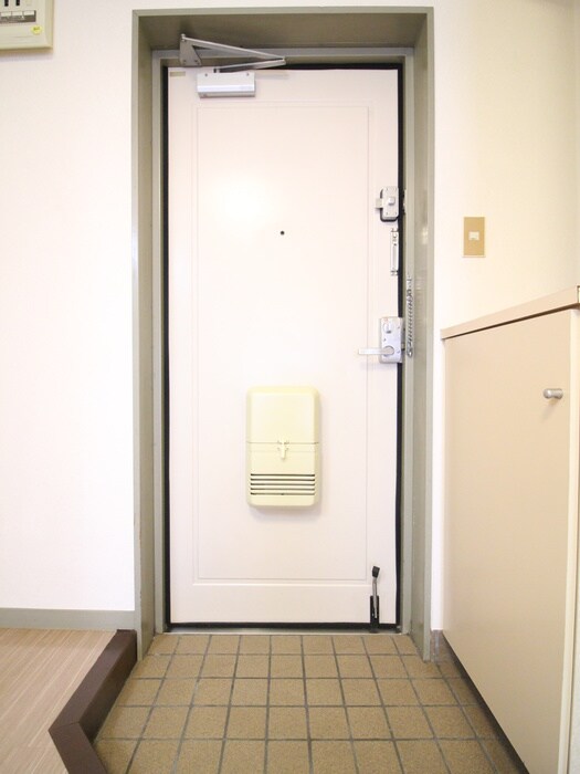 物件内観写真18　(玄関)