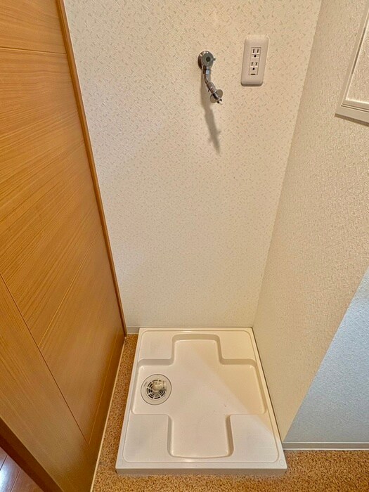 物件内観写真13　(洗濯機置場)