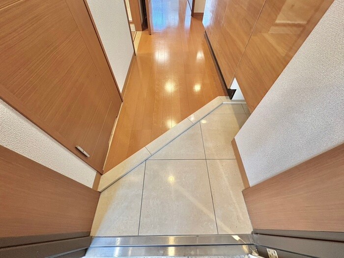 物件内観写真17　(玄関)