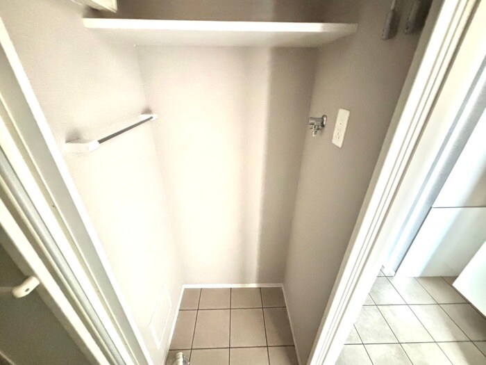 物件内観写真16　(洗濯機置場)