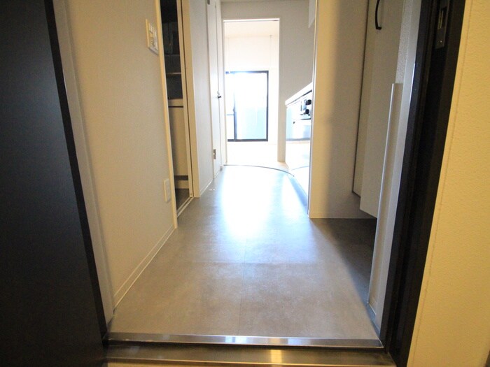 物件内観写真21　(玄関)
