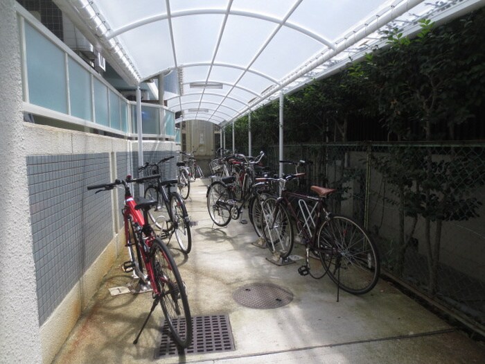 物件外観写真6　(駐輪場)