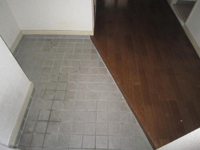 物件内観写真7　(玄関)