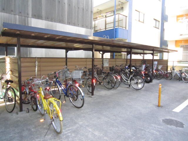 物件外観写真3　(駐輪場)