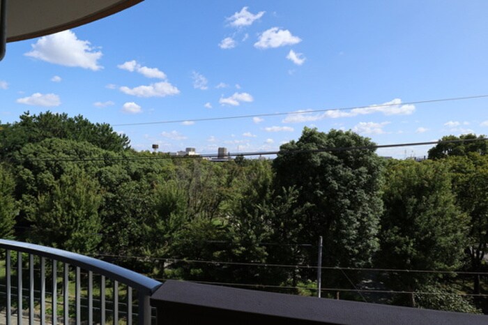 物件内観写真15　(室内からの展望)