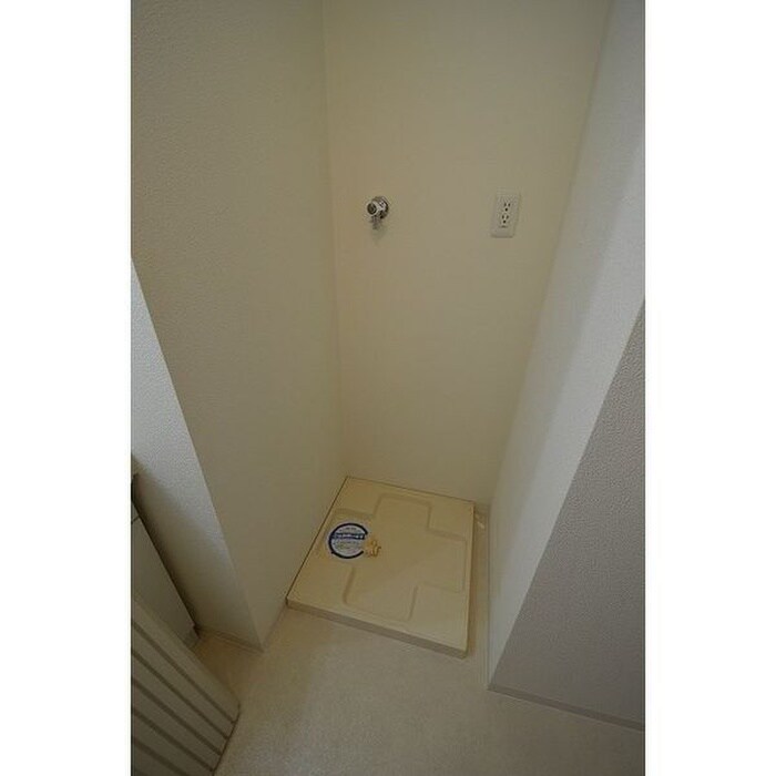 物件内観写真12　(洗濯機置場)