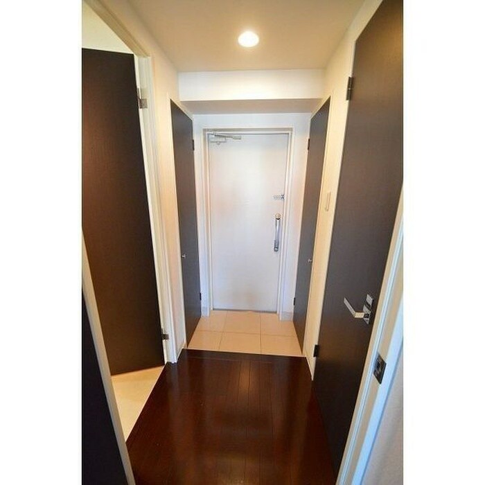 物件内観写真13　(玄関)