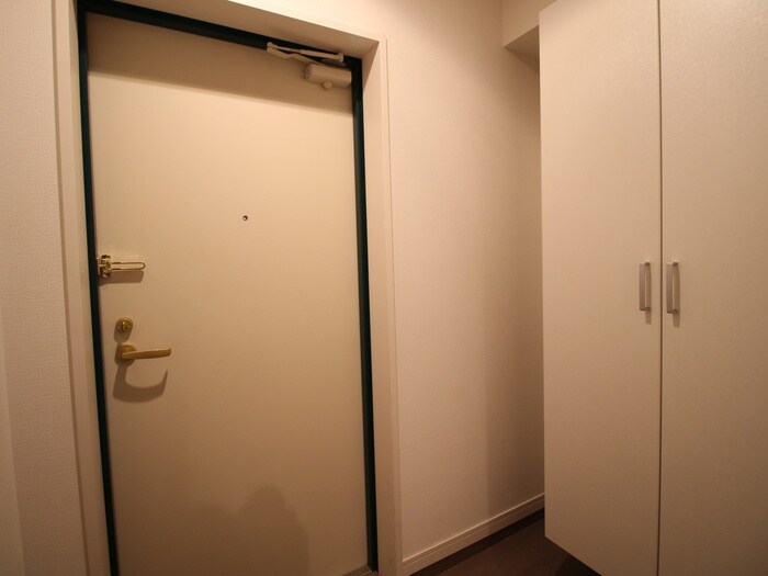 物件内観写真9　(玄関)