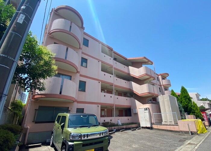 物件外観写真1　(駐車場)