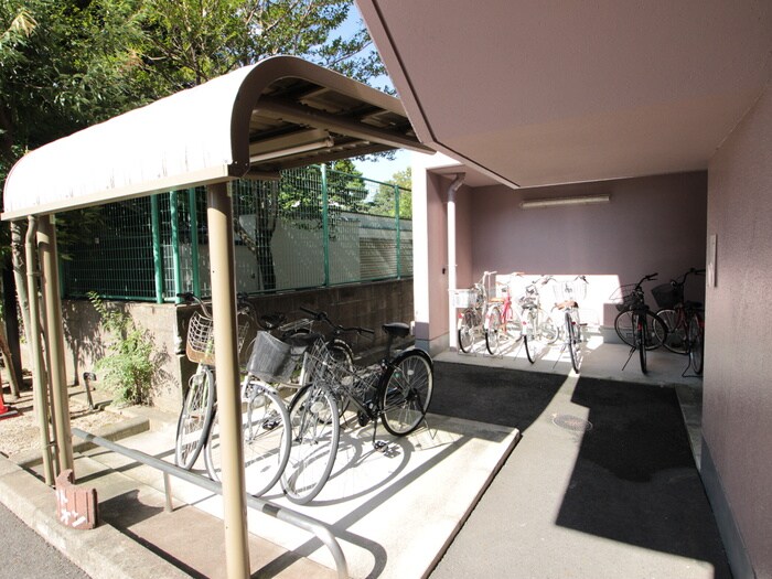物件外観写真5　(駐輪場)