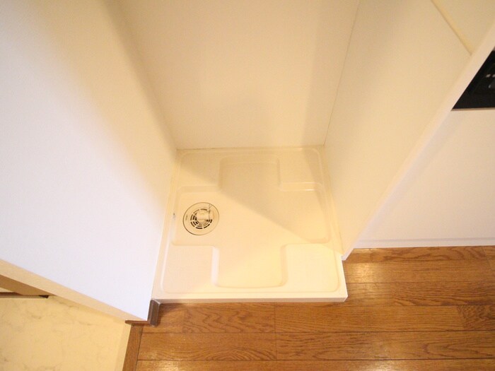 物件内観写真13　(洗濯機置場)