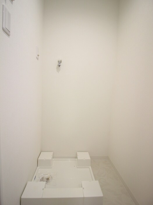 物件内観写真17　(洗濯機置場)