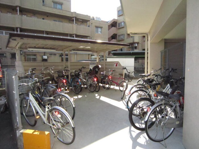 物件外観写真6　(駐輪場)