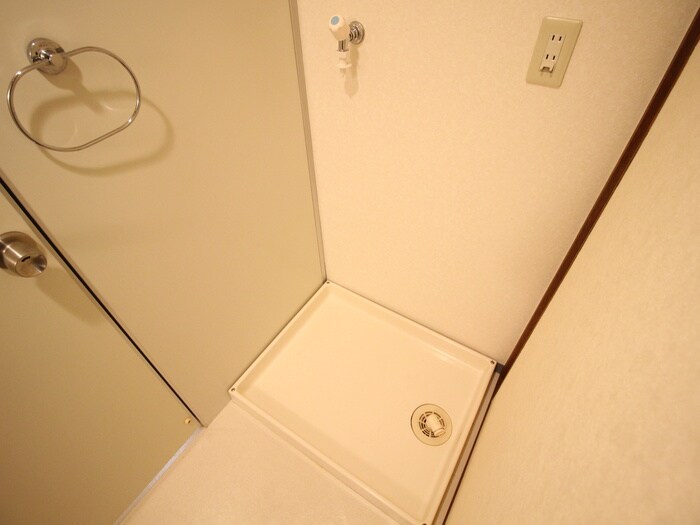 物件内観写真9　(洗濯機置場)