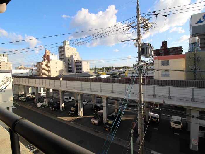 物件内観写真16　(室内からの展望)