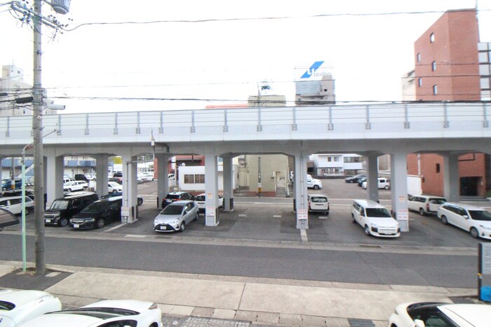 物件内観写真16　(室内からの展望)