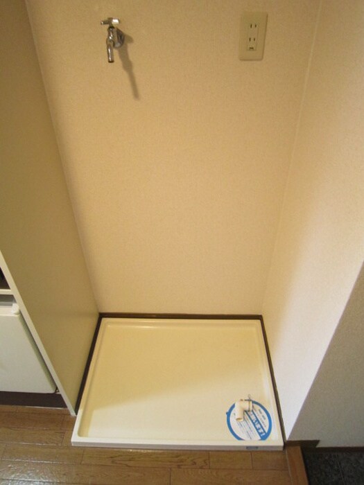 物件内観写真13　(洗濯機置場)