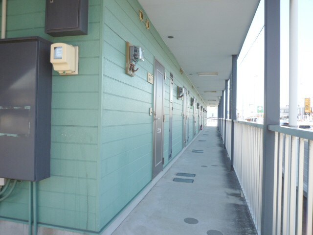 物件外観写真6　(エントランス部分)