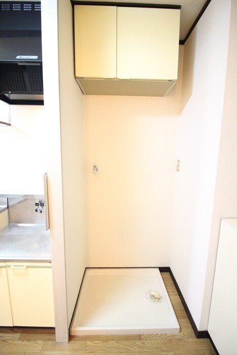 物件内観写真13　(洗濯機置場)