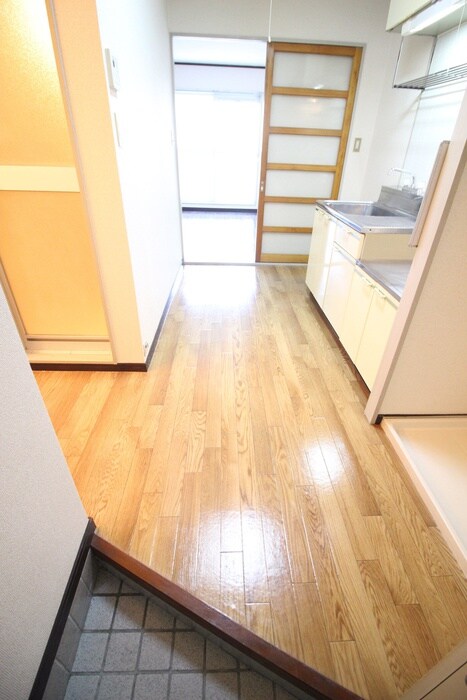 物件内観写真16　(玄関)