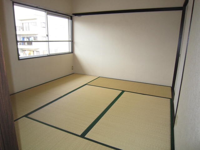 物件内観写真4　(居室)