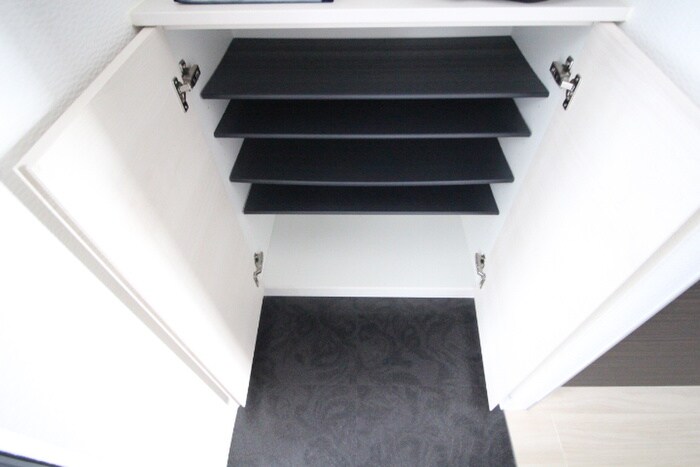 物件内観写真8　(室内からの展望)