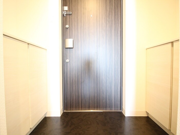 物件内観写真14　(玄関)