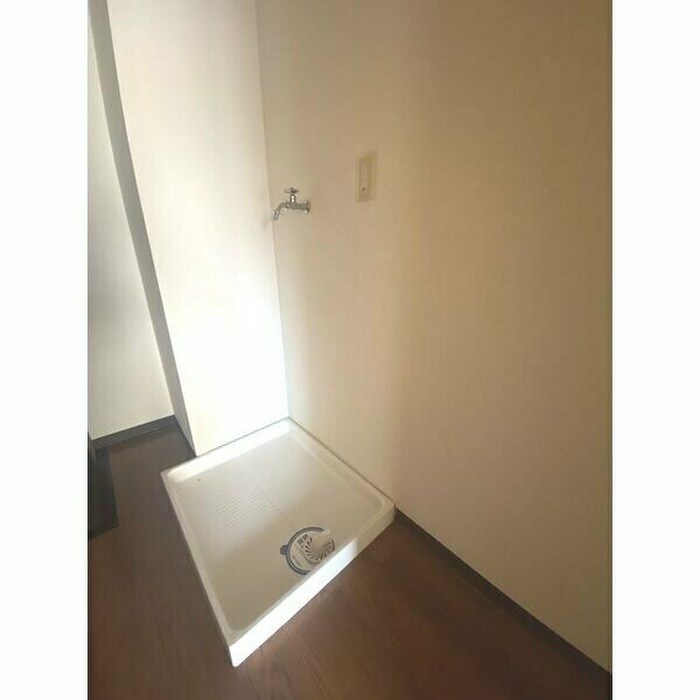 物件内観写真14　(洗濯機置場)