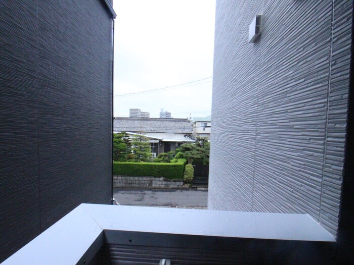 物件内観写真11　(室内からの展望)