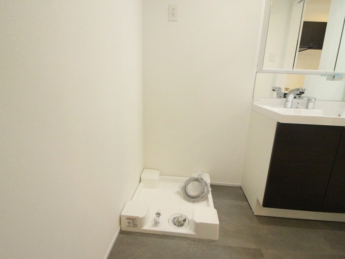 物件内観写真13　(洗濯機置場)