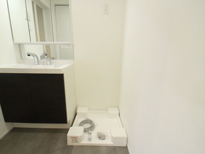 物件内観写真14　(洗濯機置場)