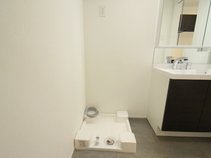 物件内観写真15　(洗濯機置場)