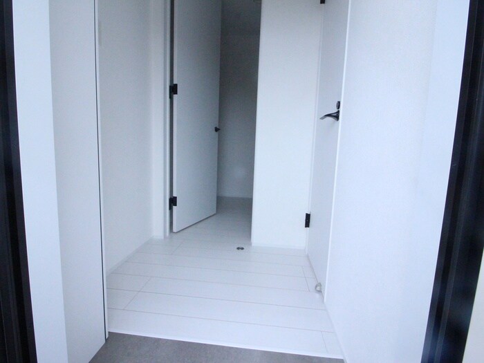 物件内観写真17　(玄関)