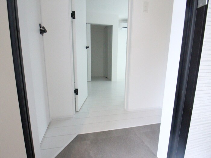 物件内観写真22　(玄関)