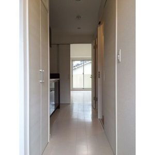 物件内観写真8　(廊下)
