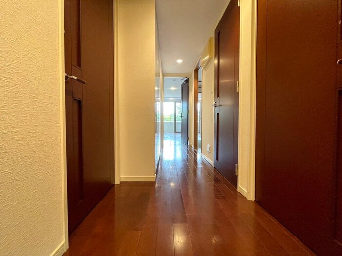 物件内観写真16　(廊下)