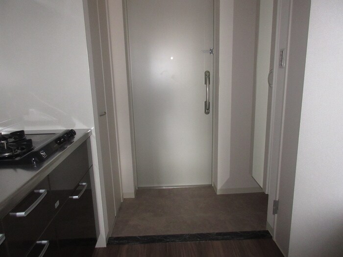 物件内観写真12　(玄関)