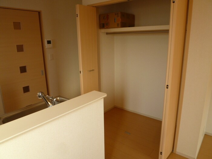 物件内観写真12　(収納)