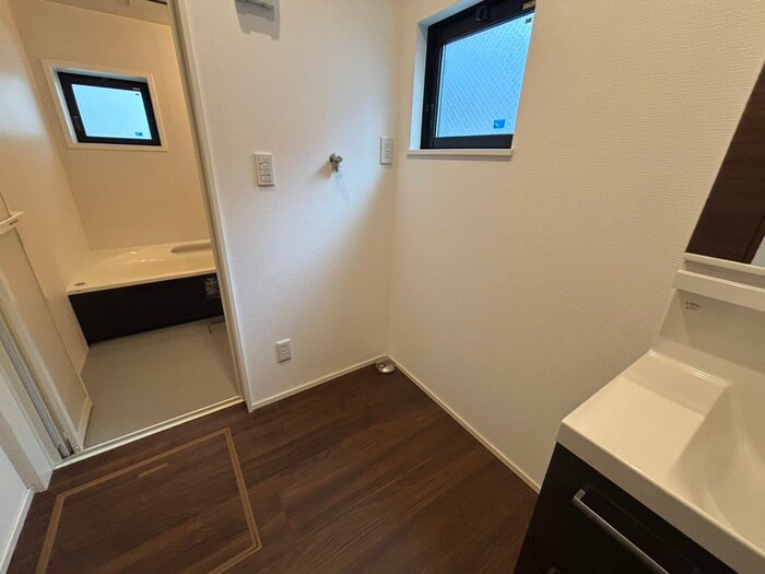 物件内観写真15　(洗濯機置場)