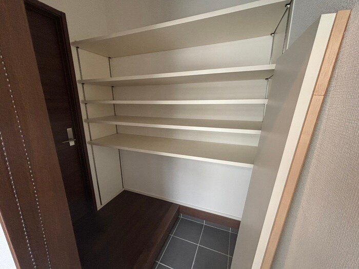 物件内観写真18　(靴箱)