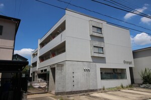 オレンジ外観写真