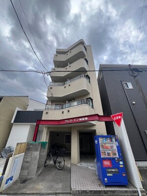 プレスイン城屋敷外観写真