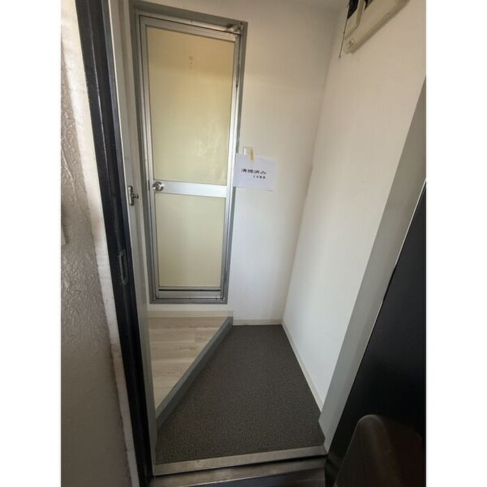 物件内観写真12　(玄関)