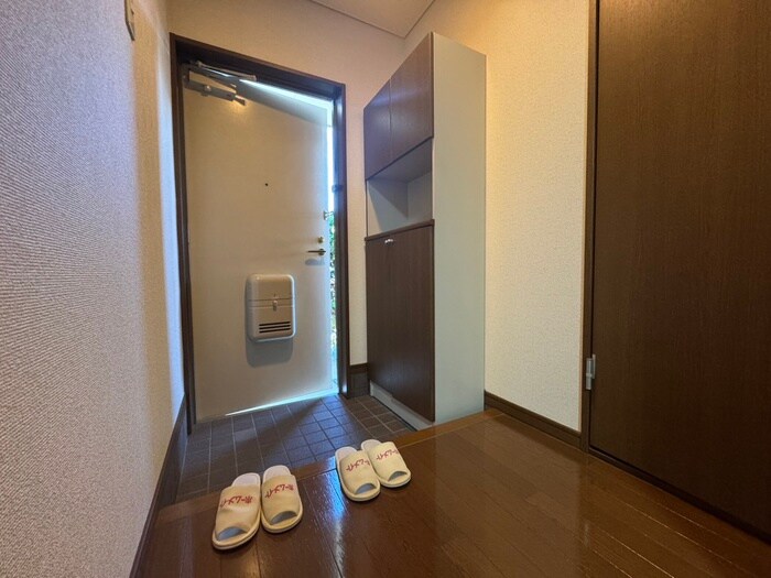 物件内観写真14　(玄関)