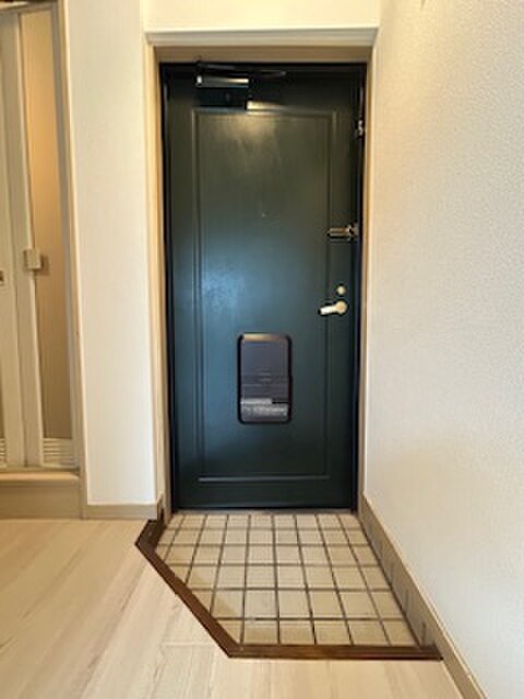 物件内観写真17　(玄関)