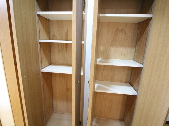 物件内観写真16　(収納)