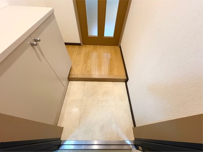 物件内観写真16　(玄関)