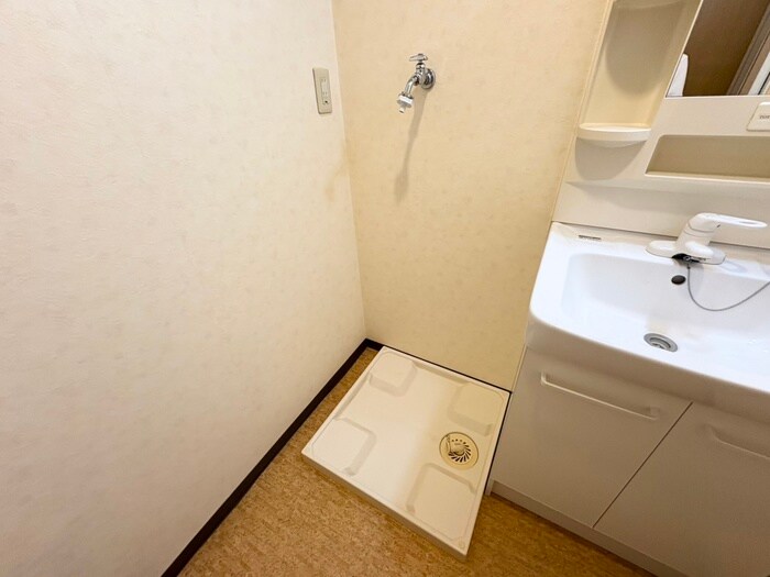 物件内観写真18　(洗濯機置場)