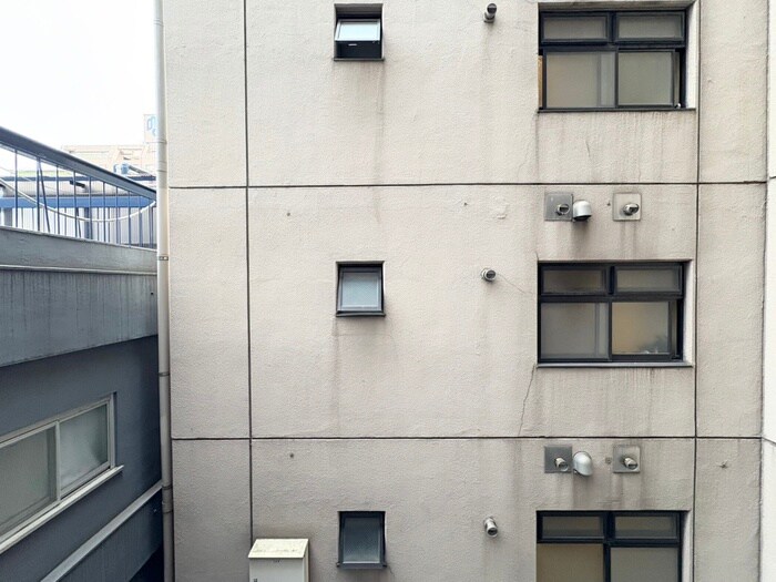 物件内観写真22　(室内からの展望)